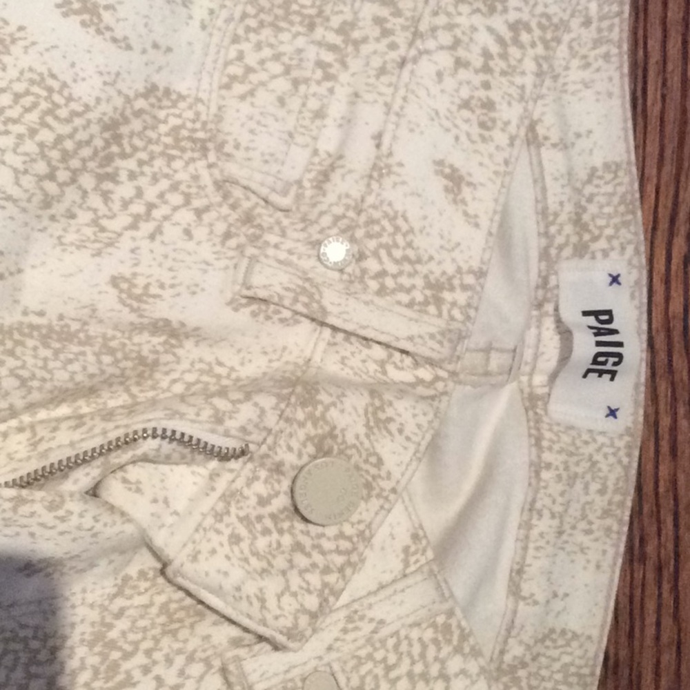 Snake pattern creamy white jeans